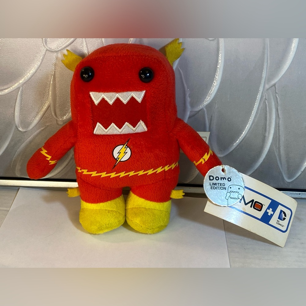 Domo The Flash  + DC Comics #661 Plush 7" 2013 Brand new With Tags !!!